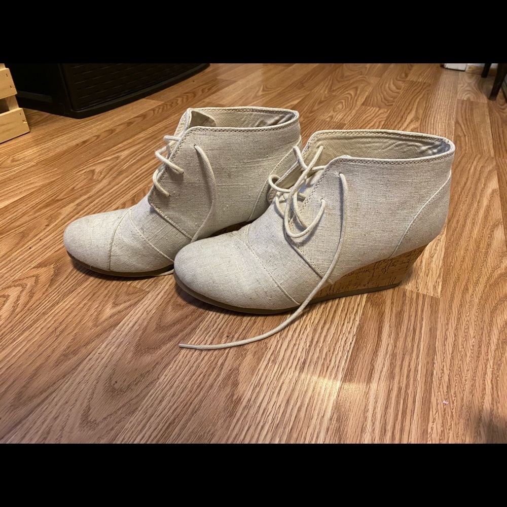 Wedge boots